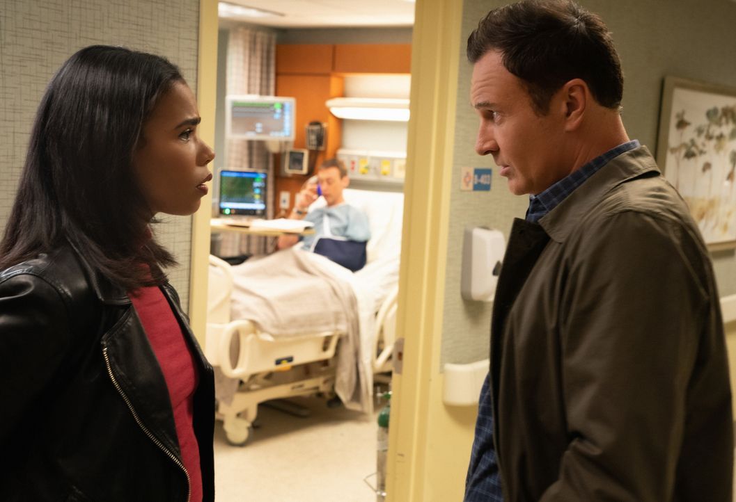 (v.l.n.r.) Sheryll Barnes (Roxy Sternberg); Karl Buchman (Christopher McLinden); Jess LaCroix (Julian McMahon) - Bildquelle: Mark Schafer 2019 CBS Broadcasting, Inc. All Rights Reserved / Mark Schafer