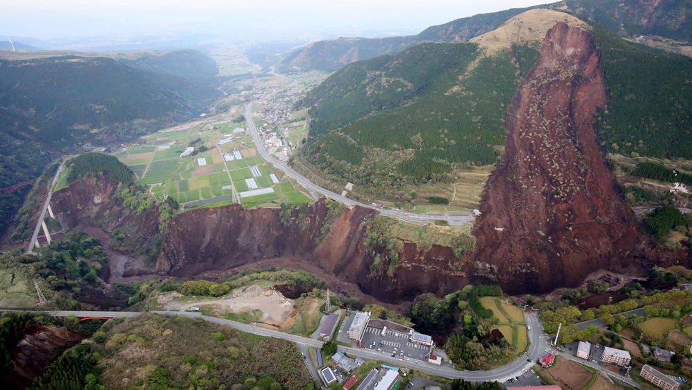 Erneut starkes Erdbeben in Japan