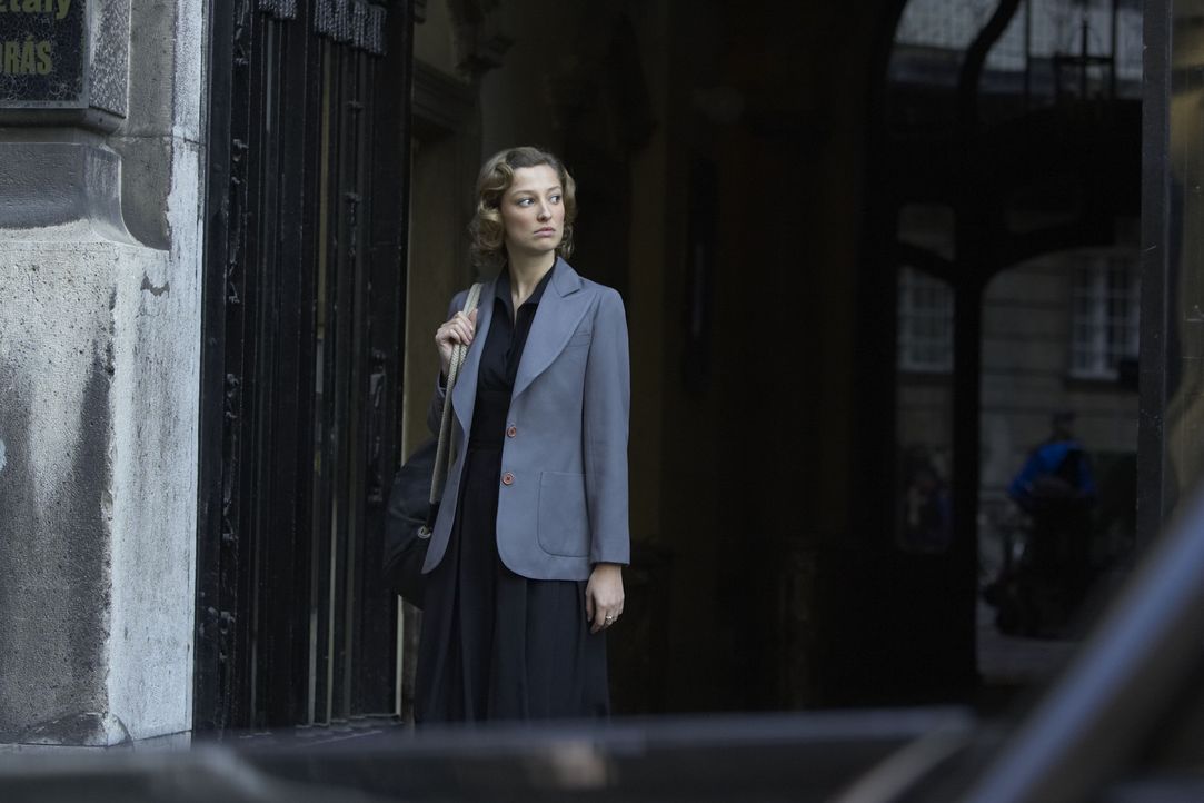 Die Balletttänzerin Lilli (Alexandra Maria Lara) ahnt nicht, dass die CIA heimlich Wanzen in ihrer Wohnung platziert hat ...