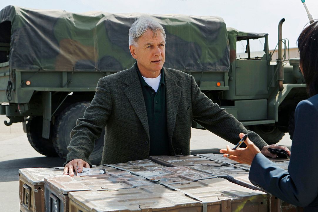Ermittelt in einem neuen Mordfall: Gibbs (Mark Harmon) ... - Bildquelle: CBS Television