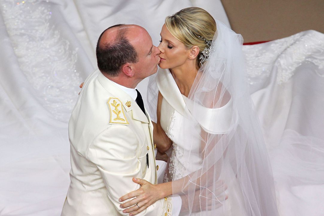 Hochzeit-Prinz-Albert-II-von-Monaco-Prinzessin-Charlene-11-07-02-2-AFP - Bildquelle: AFP