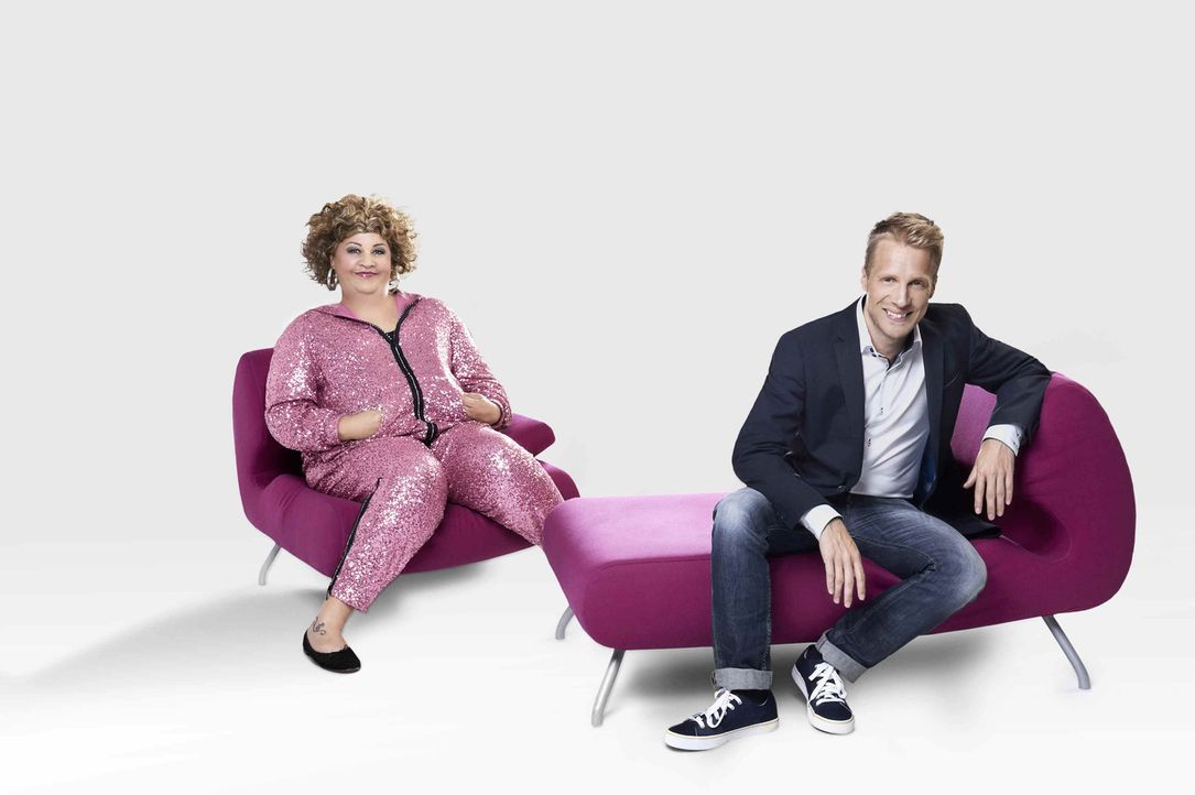 "Promi Big Brother" - 14 Tage lang stehen zehn prominente Bewohner unter ständiger Beobachtung. Comedy-Prinzessin Cindy aus Marzahn (l.) und Entert... - Bildquelle: Paul Schirnhofer SAT.1