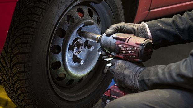 Jetzt wird�s schwierig mit dem Reifenwechsel