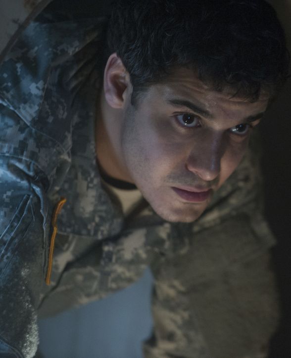 Der Rechtsstreit von Ralph geht in die nächste Runde und selbst Walter (Elyes Gabel) kann seine Gefühle plötzlich nicht mehr vollkommen verdrängen .... - Bildquelle: Neil Jacobs 2016 CBS Broadcasting, Inc. All Rights Reserved.