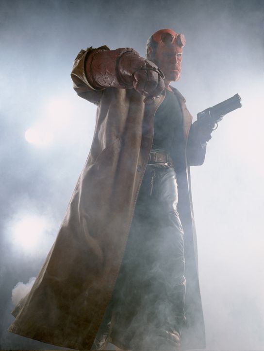 Sein größter Kampf steht Hellboy (Ron Perlman) noch bevor: Rasputin ist zurück und plant, sein Teufelswerk mit Hellboys Hilfe zu vollenden ... - Bildquelle: Sony Pictures Television International. All Rights Reserved.
