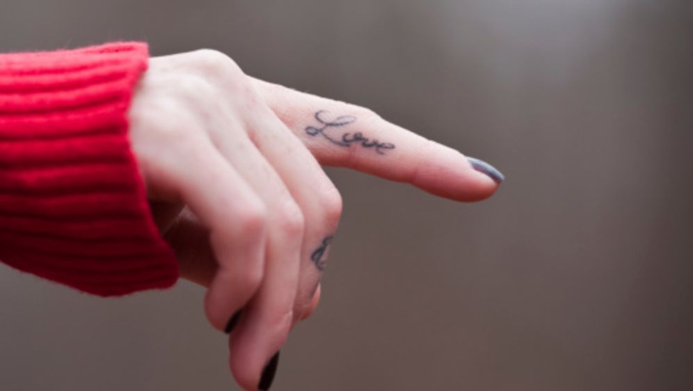 Fingertattoos Der Neue Trend Wird Salonfahig