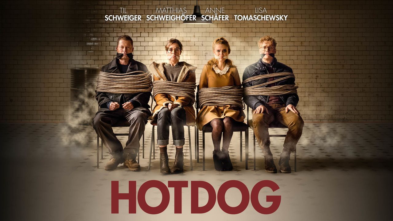 Hot Dog - Plakatmotiv - Bildquelle: 2017 Pantaleon Films GmbH, Barefoot Films GmbH, Erfttal Film & Fernsehproduktion GmbH & Co. KG, Warner Bros. Entertainment GmbH. All rights reserved