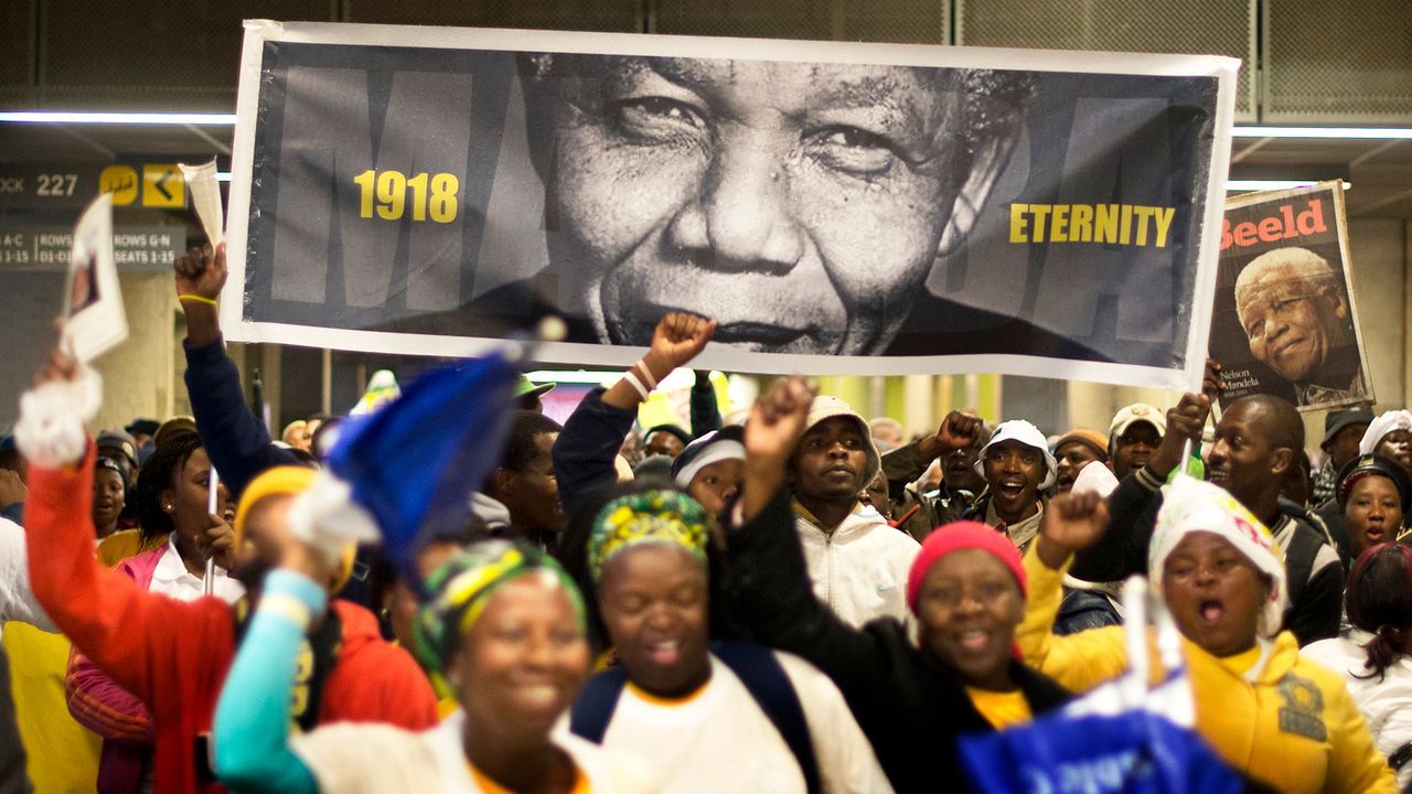 Beerdigung-Nelson-Mandela-13-12-10-04-AFP - Bildquelle: AFP