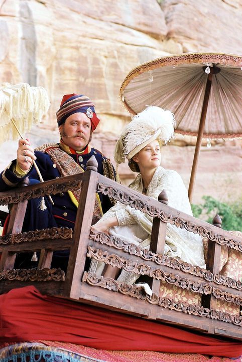 Nachdem alle Bemühungen, ein glamouröses Leben zu führen, fehlgeschlagen sind, erscheint Jahre später Joseph Sedley (Tony Maudsley, l.) und entf... - Bildquelle: Granada Film Productions