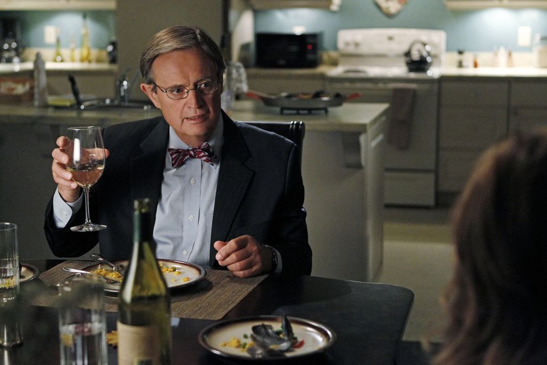 Ducky (David McCallum) ist glücklich, er hat übers Internet eine Frau kennengelernt, mit der er eine Beziehung angefangen hat. Doch wie wird es mi... - Bildquelle: CBS Television
