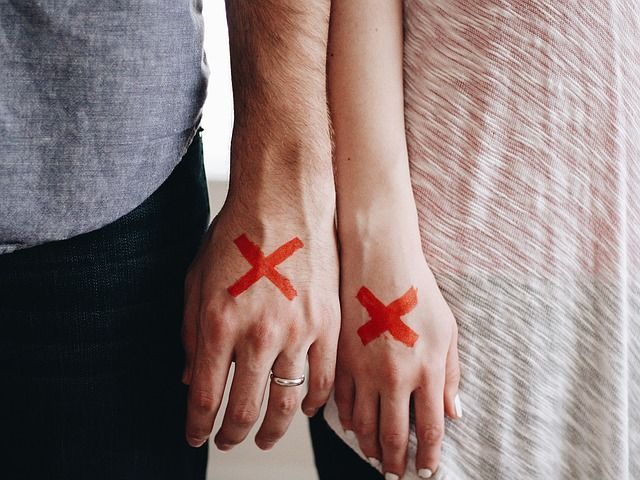 Ihr berührt euch nicht mehrBerührungen müssen nicht gleich Sex bedeuten. Es ...