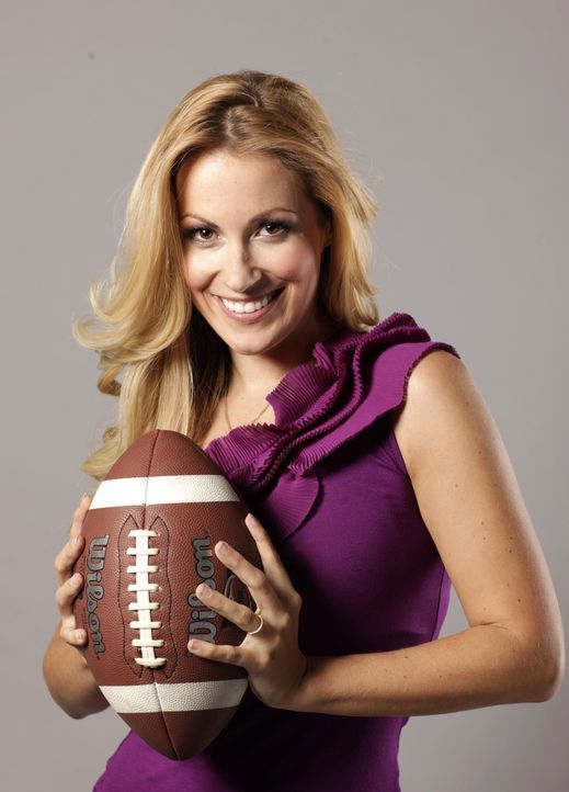 Andrea Kaiser moderiert "ran Super Bowl" - Bildquelle: SAT.1