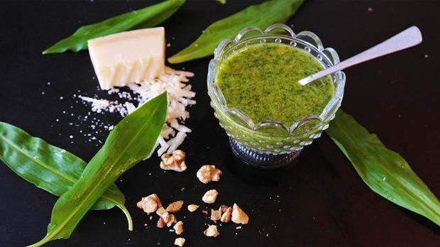 Bärlauch-Pesto ist lecker, gesund und extrem vielseitig.