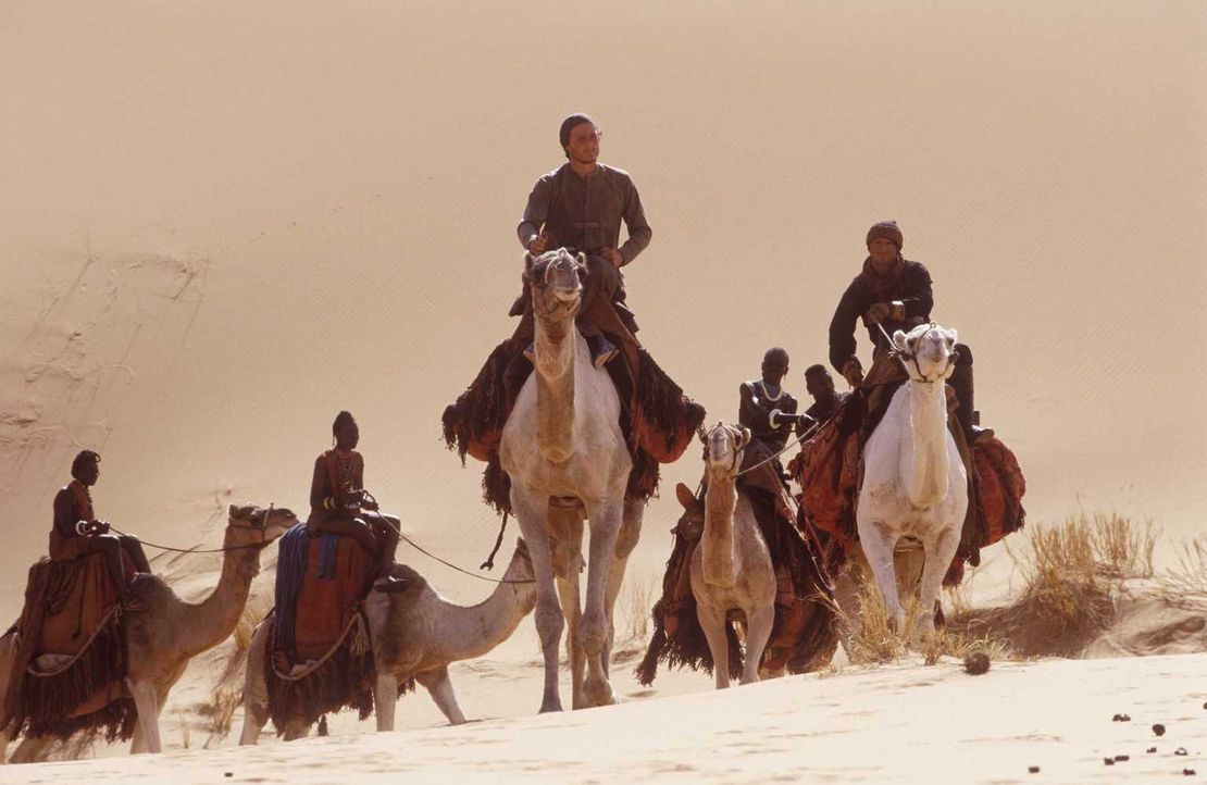Um sich zu rehabilitieren, begibt sich Harry (Heath Ledger, M.) auf eine Wüstenreise mit ungewissen Ausgang ... - Bildquelle: Jaap Buitendijk Concorde Filmverleih. All rights reserved.