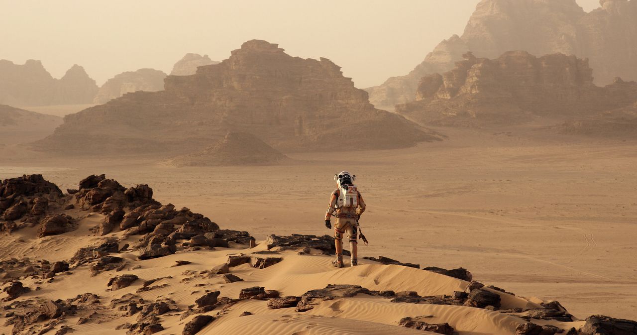 Als die Mannschaft der Raumfahrt-Mission "Ares III" den Mars erforscht, baut sich ein gewaltiger Sandsturm auf. Alle Astronauten können sich in Sich... - Bildquelle: 2015 Twentieth Century Fox Film Corporation. All rights reserved.