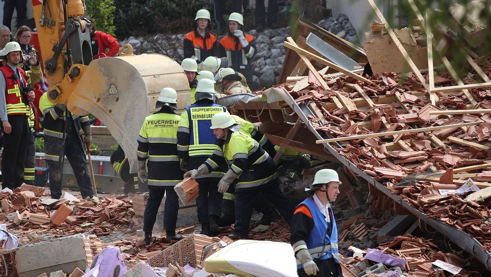 Explosion Zerstört Wohnhaus - Mehrere Verschüttete