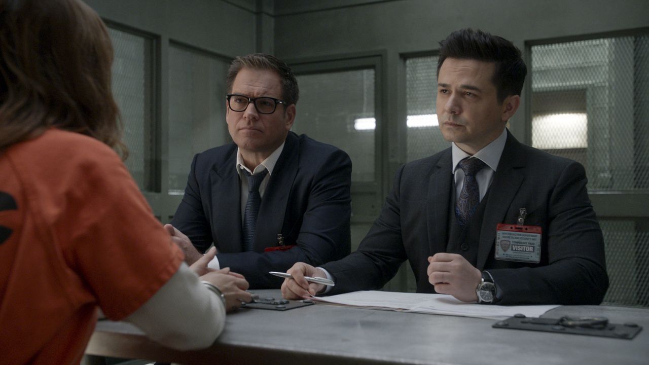 Dr. Jason Bull (Michael Weatherly, l.); Benny Colón (Freddy Rodriguez, r.) - Bildquelle: 2019 CBS Broadcasting, Inc. All Rights Reserved