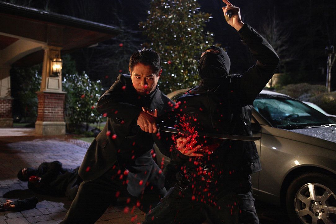 Kennt kein Pardon: Auftragskiller Rogue (Jet Li, l.) ... - Bildquelle: Constantin Film