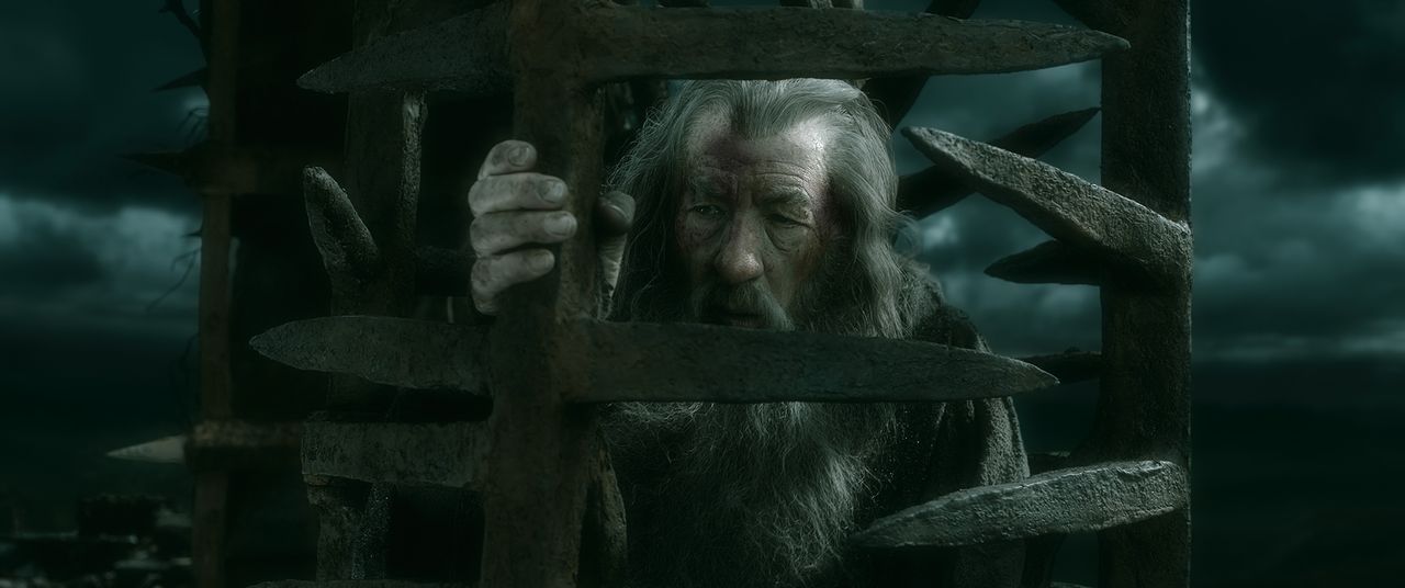 Kann Gandalf (Ian McKellen) der Gefangenschaft rechtzeitig entfliehen und die Zwerge vor dem drohenden Angriff der Orks warnen? - Bildquelle: 2014 Warner Bros. Entertainment Inc. and Metro-Goldwyn-Mayer Pictures Inc.