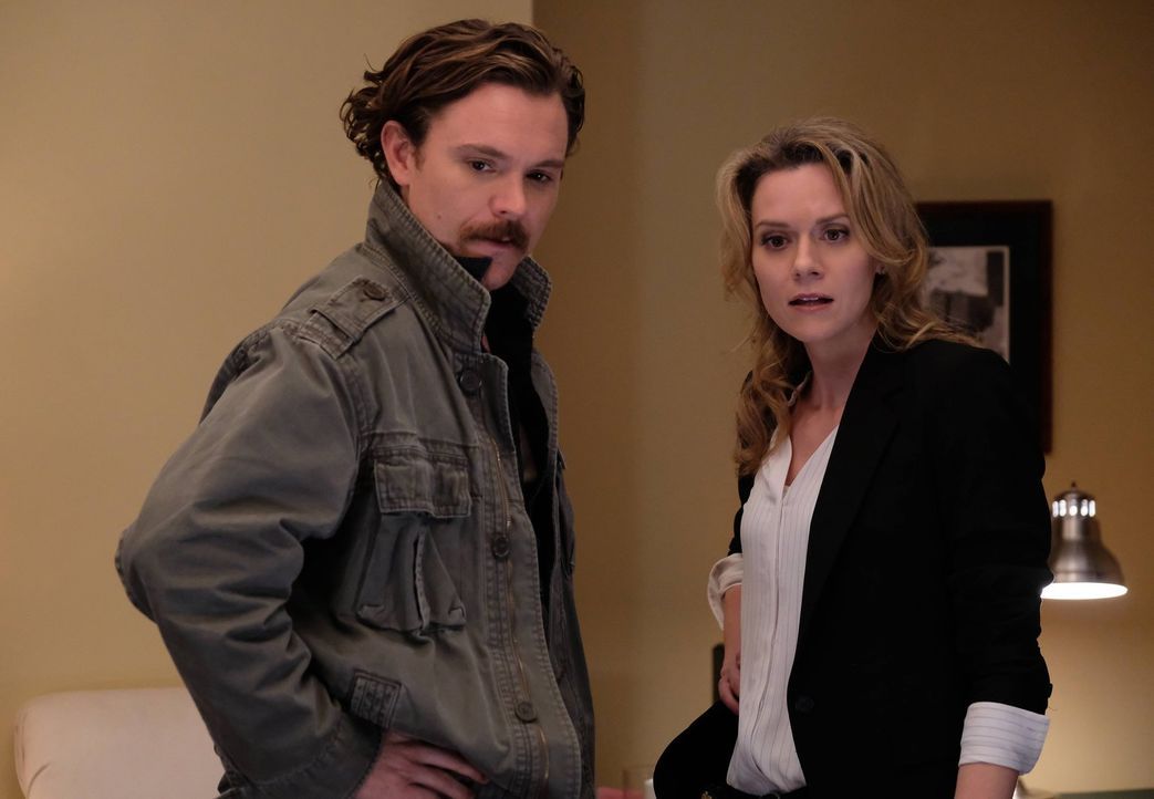 Gemeinsam müssen sie die ehemalige Freundin des Kartellbosses Tito Flores beschützen: Riggs (Clayne Crawford, r.), Murtaugh und Palmer (Hilarie Burt... - Bildquelle: 2016 Warner Brothers