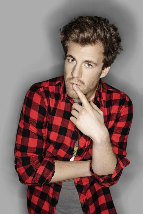 In "Luke! Die Woche und ich" präsentiert Luke Mockridge den etwas anderen Wochenrückblick ... - Bildquelle: Boris Breuer SAT.1