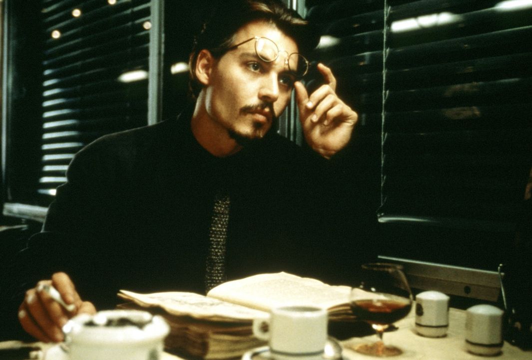 Bei der Suche nach dem wertvollen Buch "Die Neun Pforten" dringt der Buchjäger Dean Corso (Johnny Depp) in ein Labyrinth aus mysteriösen Ereigniss... - Bildquelle: 20th Century Fox of Germany