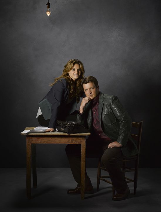 (5. Staffel) -  Können weder mit noch ohne einander: Richard Castle (Nathan Fillion, r.) und Kate Beckett (Stana Katic, l.) - Bildquelle: ABC Studios