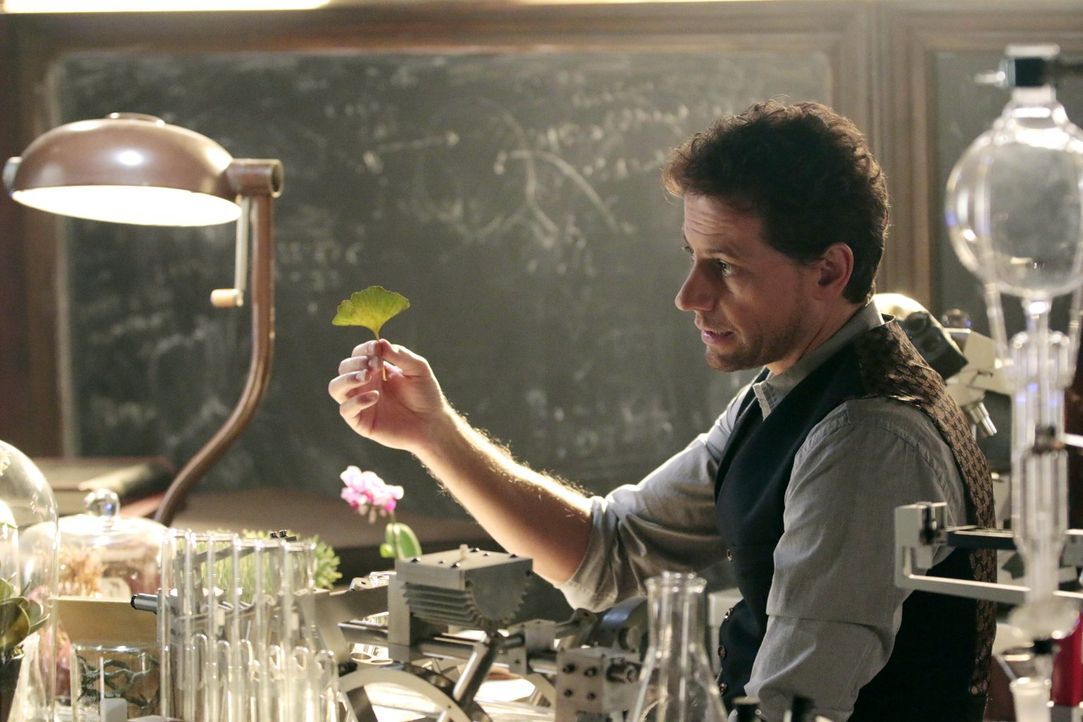 Macht sich daran, einem völlig durchgeknallten Mörder das Handwerk zu legen: Henry (Ioan Gruffudd) ... - Bildquelle: Warner Brothers