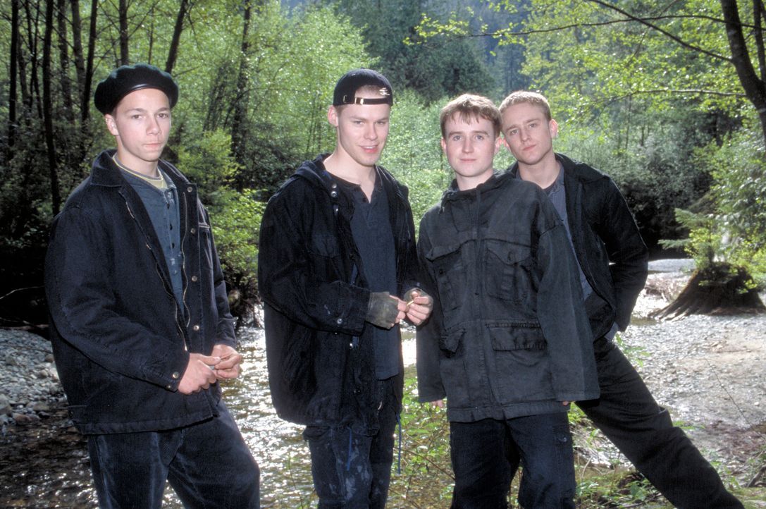 Als Außenseiter ihrer Schule haben sie nichts zu lachen: (v.l.n.r.) die "Trogs" Zach (Brent Glenen), Sean (Randy Harrison) und Kurt (Kristian Ayre)... - Bildquelle: Viacom Productions Inc.