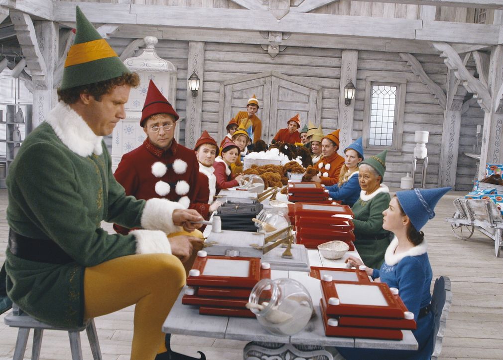 Als Elfe ist Buddy (Will Ferrell, l.) am Nordpol aufgewachsen ... - Bildquelle: Warner Bros. Television