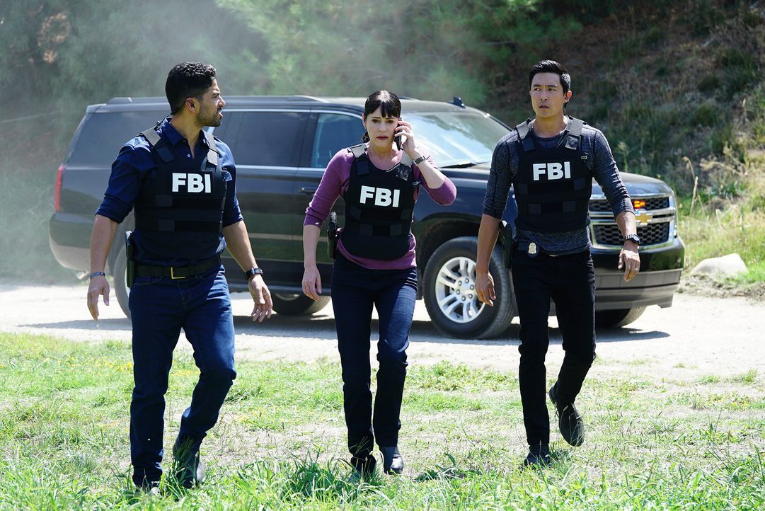 Auf der Jagd nach einem möglichen Serientäter: Emily (Paget Brewster, M.), Alvez (Adam Rodriguez, l.) und Simmons (Daniel Henney, r.) ... - Bildquelle: ABC Studios