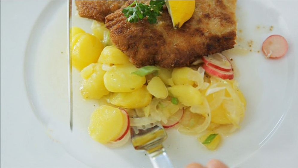 Frühstücksfernsehen - Paniertes Schnitzel mit Kartoffelsalat - Sat.1