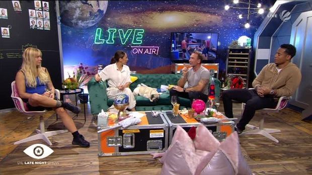 Promi Big Brother - Promi Big Brother - Tag 13 In Der Late Night Show: So Stehen Die Sterne Im Weltall