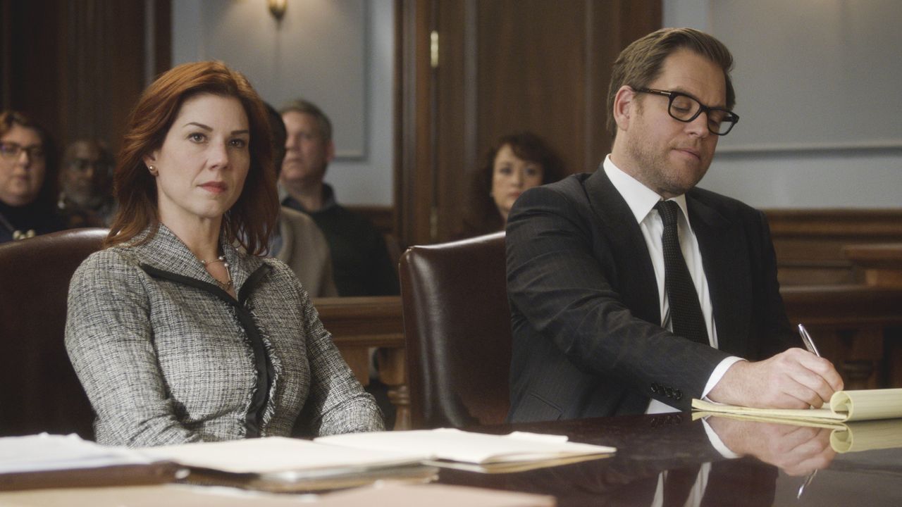 Rebecca Hall (Stephanie Kurtzuba, l.); Dr. Jason Bull (Michael Weatherly, r.) - Bildquelle: © 2018 CBS Broadcasting, Inc. All Rights Reserved