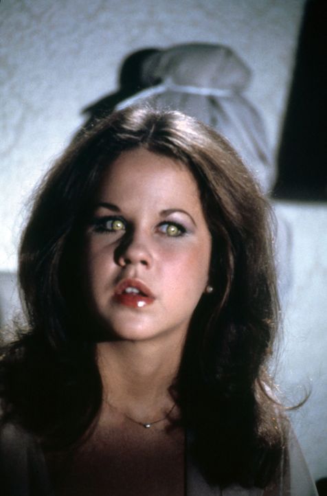 Regan (Linda Blair) - Bildquelle: 1977 Warner Bros. Entertainment Inc. All rights reserved.