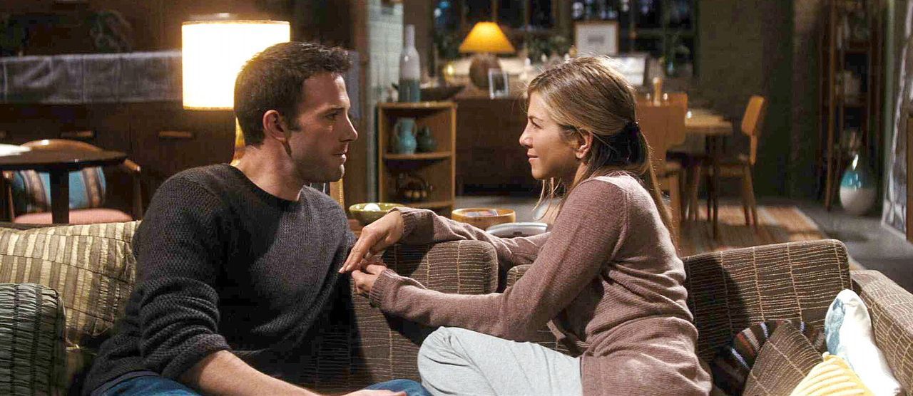 Neil (Ben Affleck, l.), der seit sieben Jahren mit seiner Freundin Beth (Jennifer Aniston, r.) zusammenlebt, ohne ihr die alles entscheidende Frage... - Bildquelle: Warner Brother