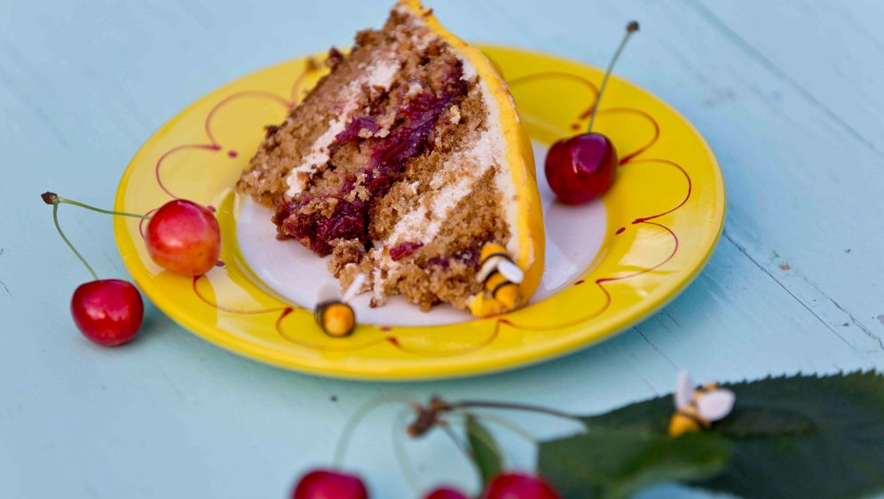 Happy Bee Day Torte