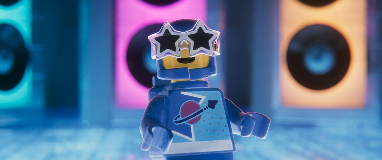Benny - Bildquelle: Warner Bros. Entertainment Inc. LEGO, the LEGO logo and the Minifigure are trademarks of The LEGO Group. © The LEGO Group.