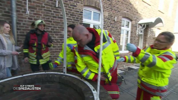 Auf Streife - Die Spezialisten - Auf Streife - Die Spezialisten - Vom Brunnen In Die Traufe