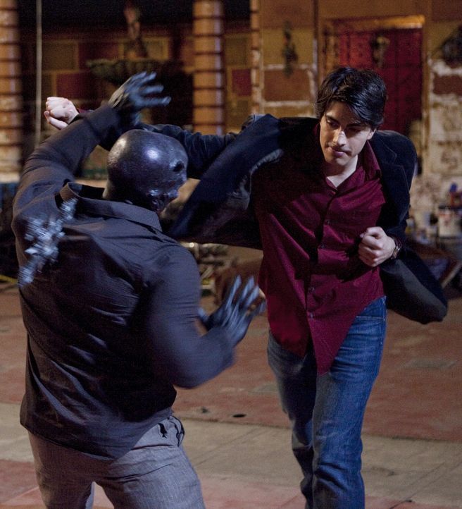 In seinem Revier markiert nur der Dylan Dog (Brandon Routh, r.)! - Bildquelle: Kinowelt GmbH