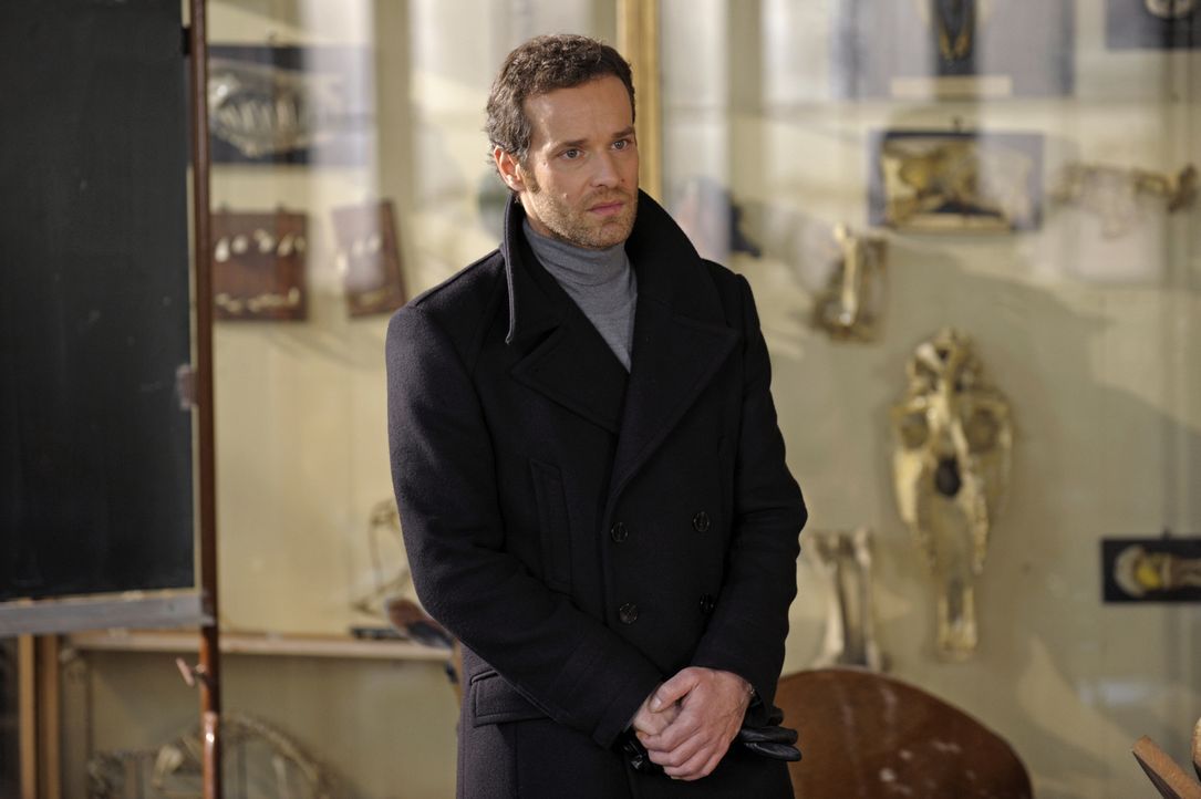 Ahnt Matthieu (Guillaume Cramoisan), dass Chloé etwas bedrückt? - Bildquelle: 2008 - Beaubourg Audiovisuel/BeFilms/RTBF (Télévision Belge)