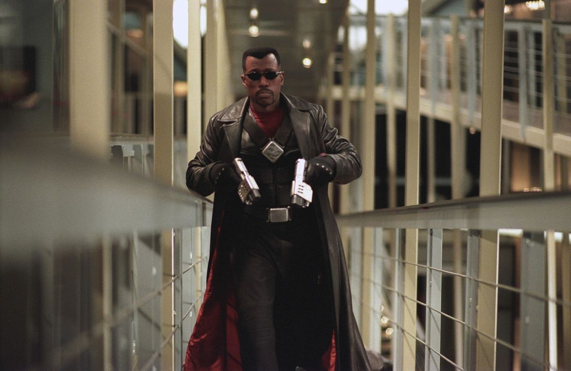 Der Vampirjäger Blade (Wesley Snipes) - halb Vampir, halb Mensch - versucht, Graf Dracula zu vernichten ... - Bildquelle: New Line Cinema