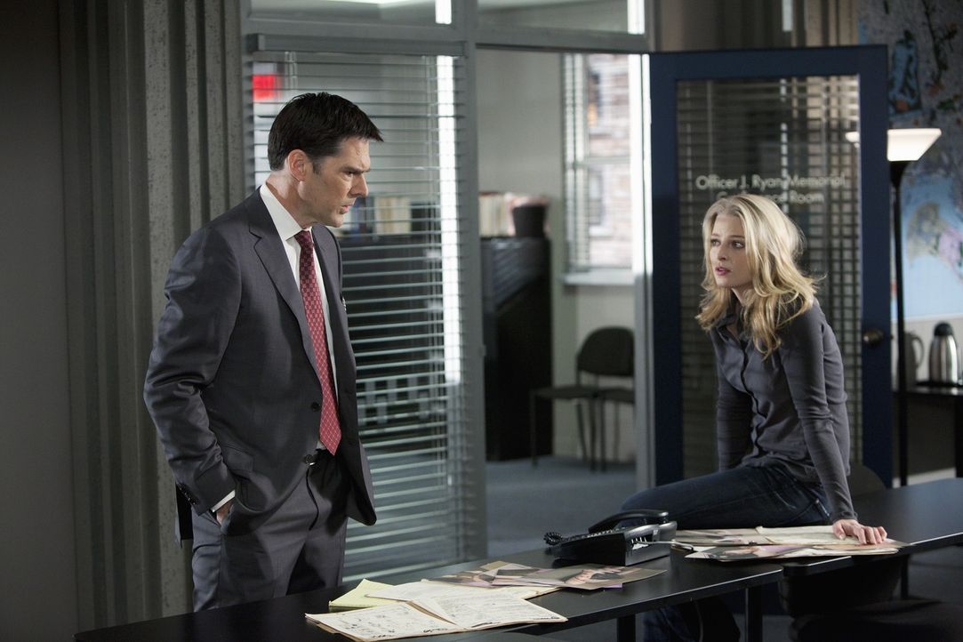 Für das Team um Hotch (Thomas Gibson, l.) und Ashley (Rachel Nichols, r.) beginnt ein Wettlauf mit der Zeit, um einem Serientäter zu fassen, bevor e... - Bildquelle: ABC Studios