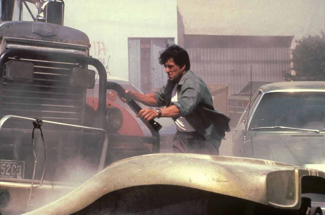Der raubeinige Trucker Lincoln Hawk (Sylvester Stallone) macht sich auf den Weg nach Las Vegas, wo er an der Weltmeisterschaft für Armdrücken teil... - Bildquelle: Warner Bros.