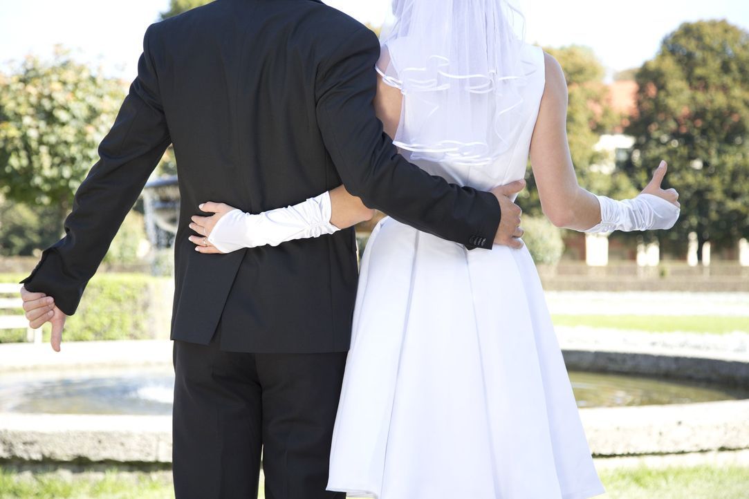 Die große Liebe oder eine unmögliche Partnerschaft? Acht Singles lassen sich von Experten verkuppeln und geben sich auch gleich das Ja-Wort ... - Bildquelle: Benedikt Müller SAT.1