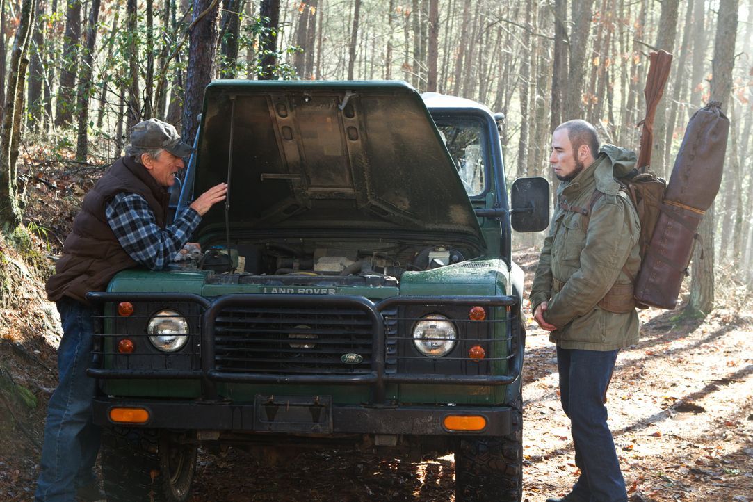 Benjamin Ford (Robert De Niro, l.); Emil Kovac (John Travolta, r.) - Bildquelle: 2013 KILLING SEASON PRODUCTIONS, INC. All Rights Reserved.