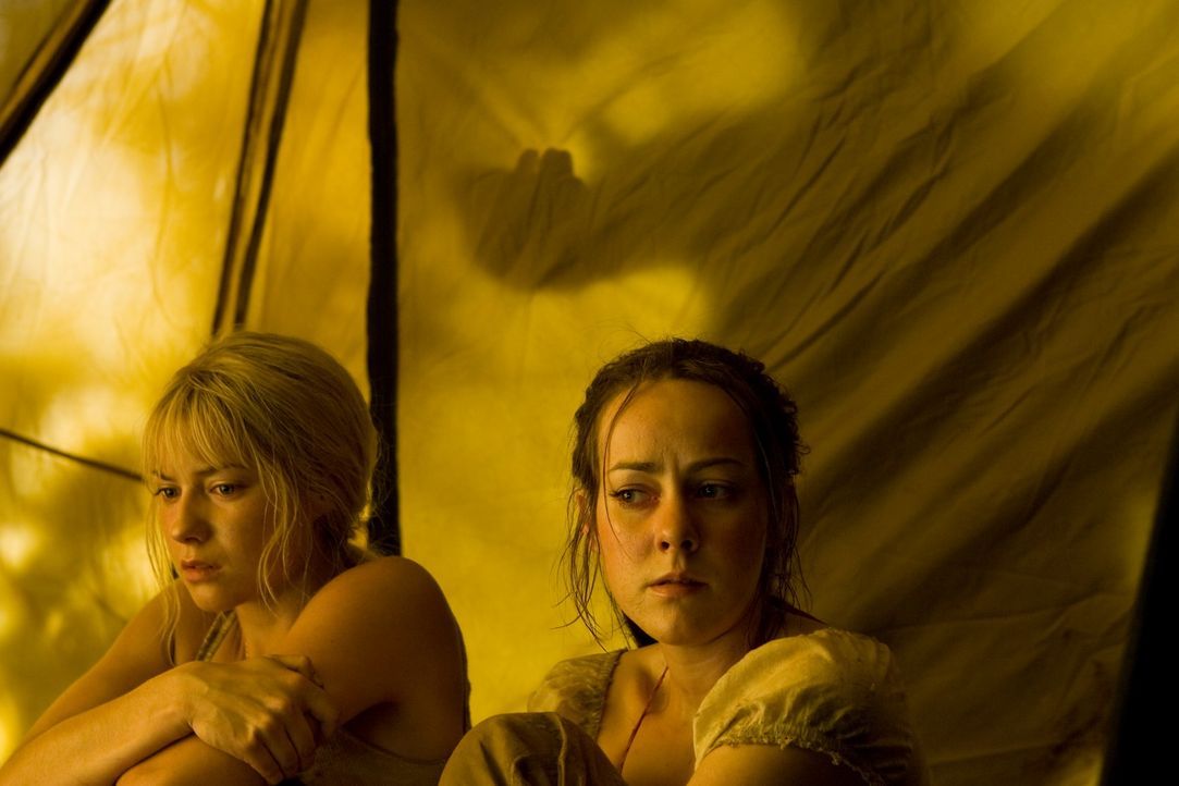 Als Amy (Jena Malone, r.), Stacy (Laura Ramsey, l.) und ihre Freunde den Pool-Landschaften Cancúns den Rücken kehren und stattdessen einer geheimnis... - Bildquelle: Sam Urdank 2008 DreamWorks LLC. All Rights Reserved.